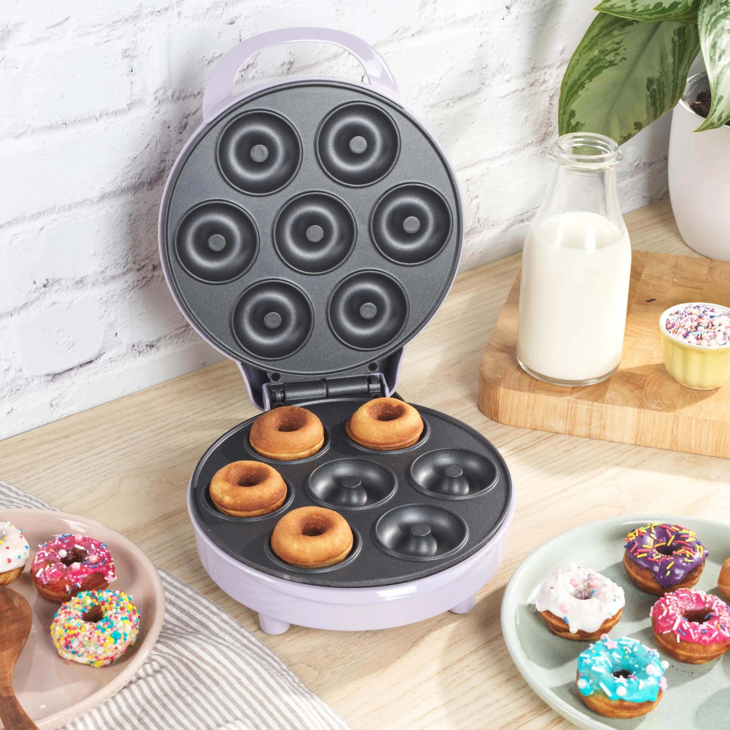 Petra Máquina para hacer donas - Rinde 7 mini donas, placa de cocción antiadherente, fácil de limpiar, luces indicadoras de encendido y listo, control automático de temperatura, 1000 W, PT6222PPVDE