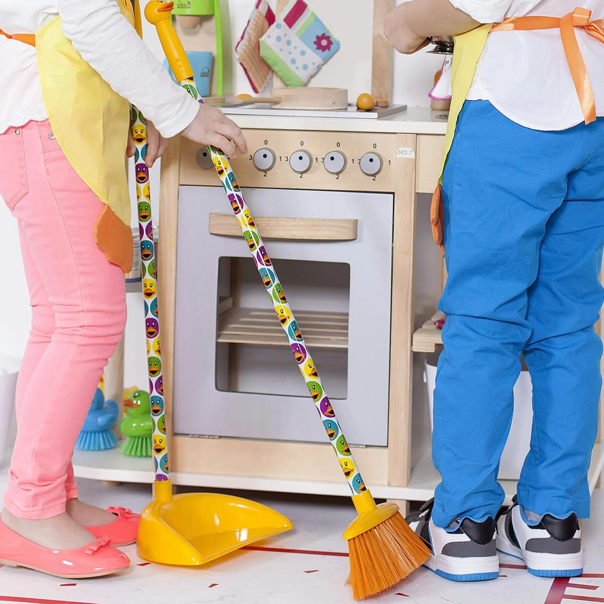 Vigar Set de Barrer con Escoba y Recogedor Infantil Ducks