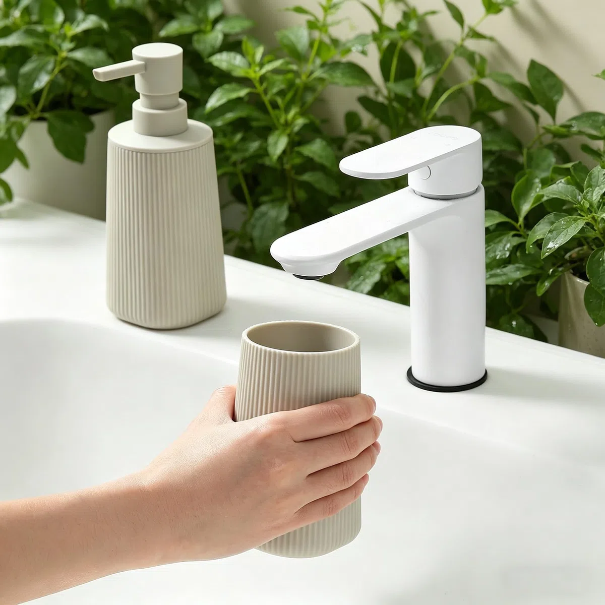 GAHEFY Juego de 2 accesorios de baño dispensador de jabón 250 ml vaso cepillo dientes plástico ABS beige