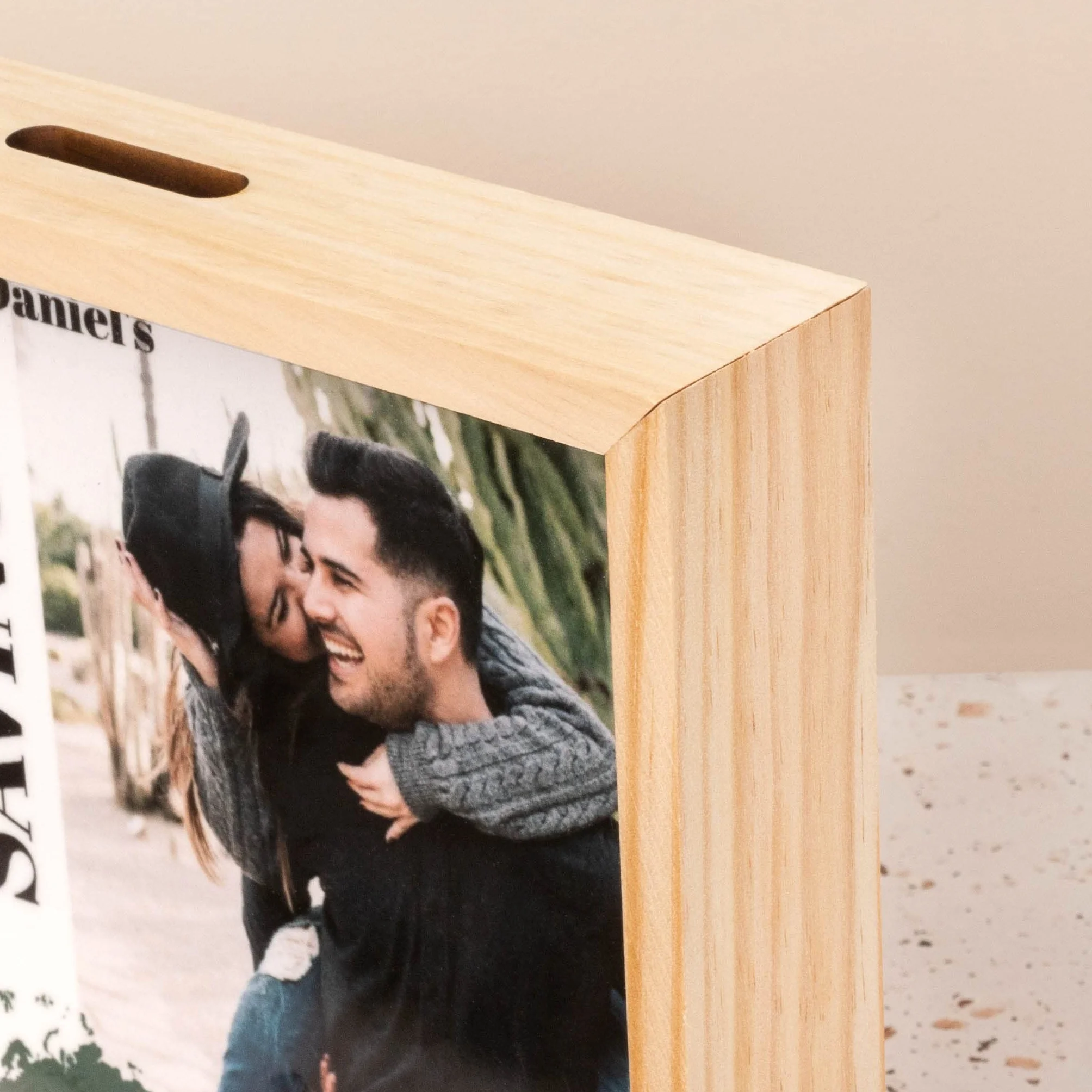 Wanapix | Hucha de Madera Personalizada | Hucha Personalizable con Foto y Texto| Madera de Chopo y Metacrilato Transparente | Regalo Boda, Bautizo, Cumpleaños | Imagen con Frases