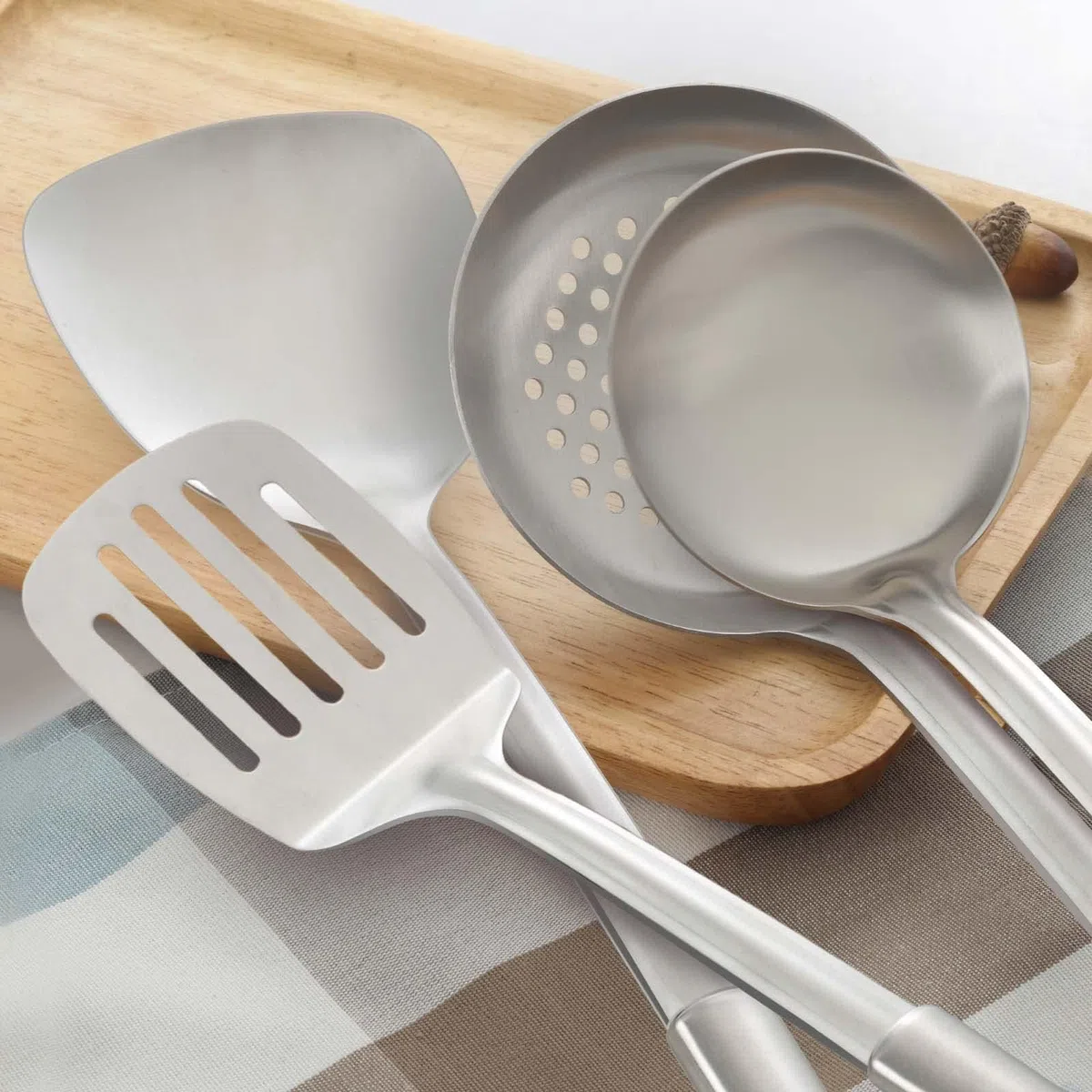 4P set utensilios de cocina, set acero inoxidable, utensilios de cocina y espumadera, espatula, cucharones y volteador ranurado