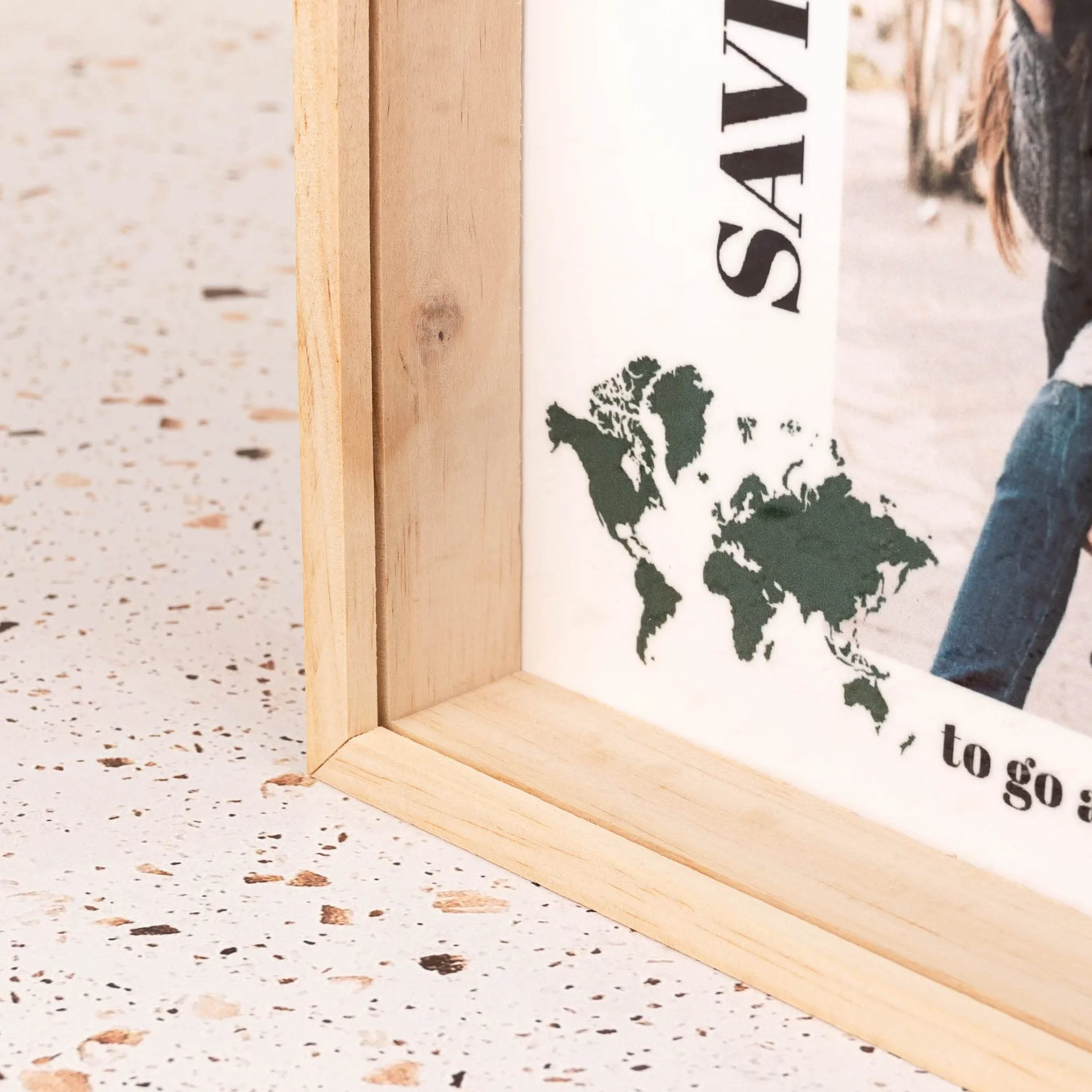 Wanapix | Hucha de Madera Personalizada | Hucha Personalizable con Foto y Texto| Madera de Chopo y Metacrilato Transparente | Regalo Boda, Bautizo, Cumpleaños | Imagen con Frases
