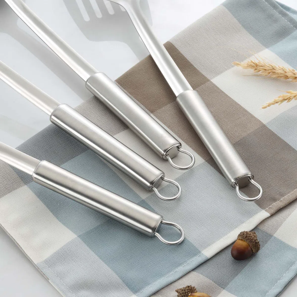 4P set utensilios de cocina, set acero inoxidable, utensilios de cocina y espumadera, espatula, cucharones y volteador ranurado