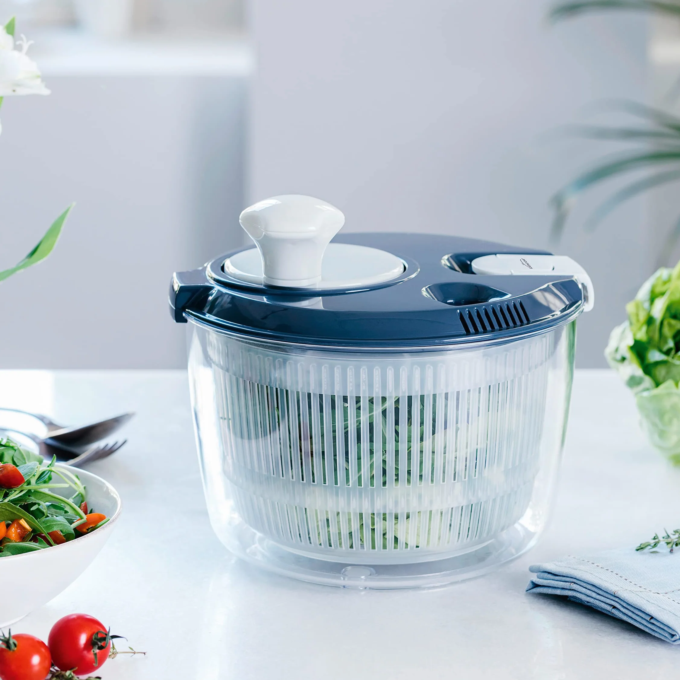 Lacor - 61422 - Centrifugadora KLEIN de Gran Velocidad, Pomo Giratorio, Sistema de Bloqueo, 3 piezas: Escurridor, Rejilla, Bol, 100% libre BPA, Ø 20,5 x 19 cm, Gris