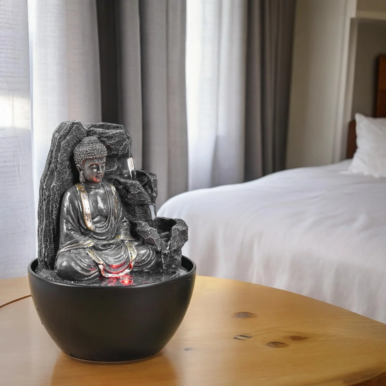 Fuente de Interior de Buda Relajante – Fuente Cascade – Decoración Zen Feng Shui – Idea de Regalo Elegante y útil – Fuente de Mesa con luz LED – 18 cm – Revata Zen'Light