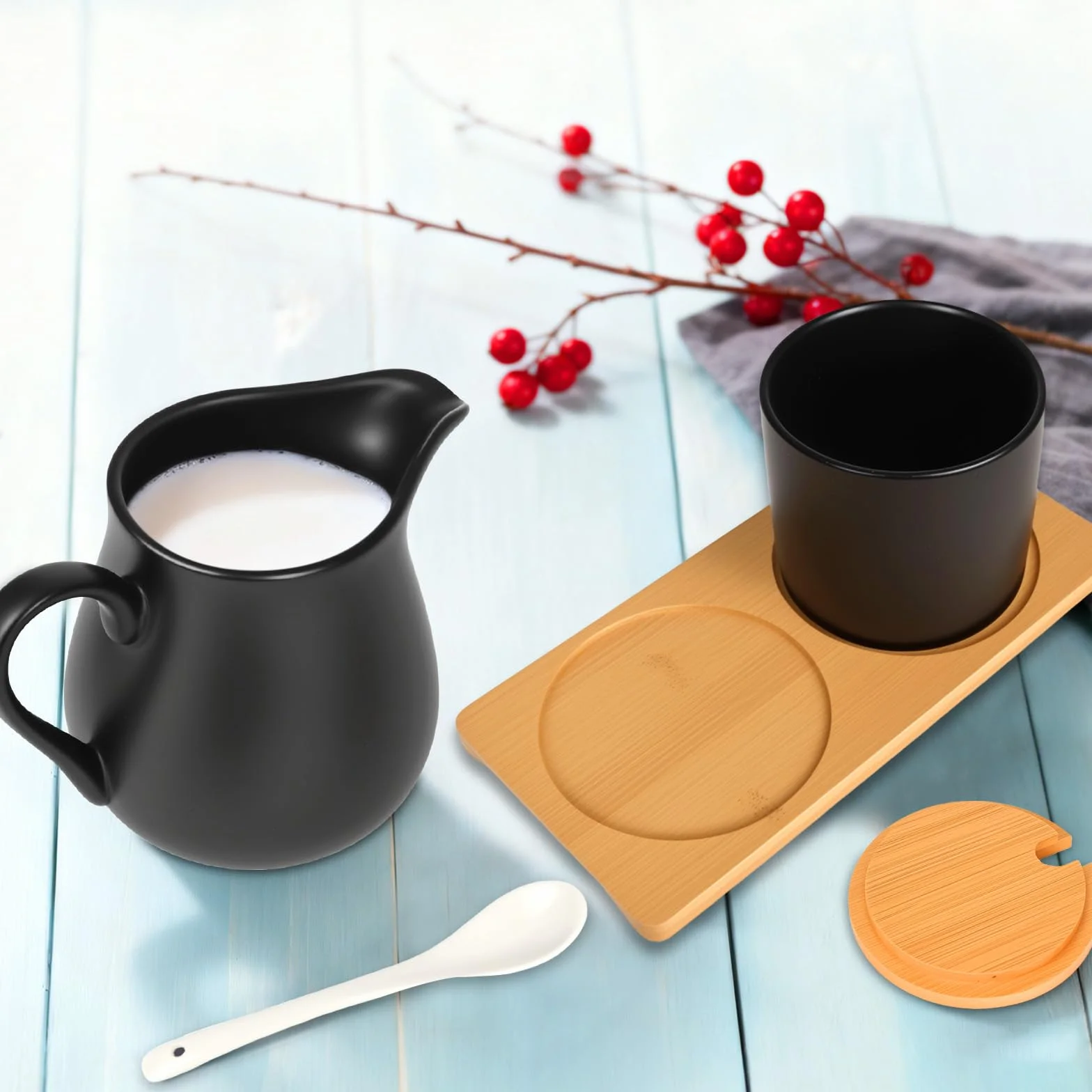 Juego de leche y azúcar cerámica negra con tapa y cuchara, jarra y azucarero con bandeja de madera apto lavavajillas microondas
