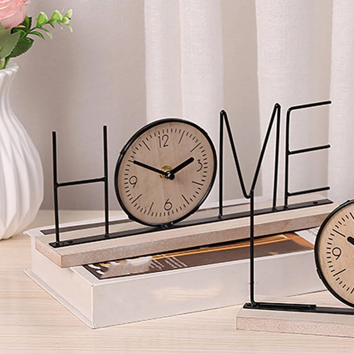 Haofy Reloj de Estante de Escritorio de Hierro y Madera, Reloj de Mesa con Letras Decorativas Modernas, Adorno para Sala de Estar, Comedor, Dormitorio y Oficina (Versión Inicio)
